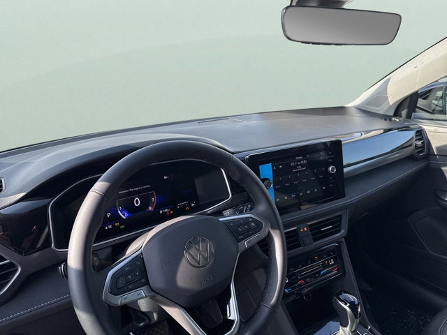 2026 Volkswagen Taos SE Black