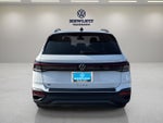 2026 Volkswagen Taos SE Black
