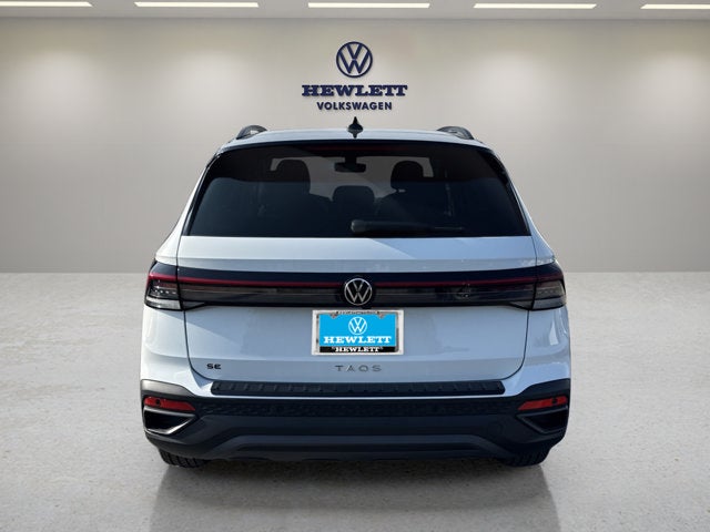 2026 Volkswagen Taos SE Black