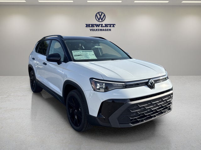 2026 Volkswagen Taos SE Black