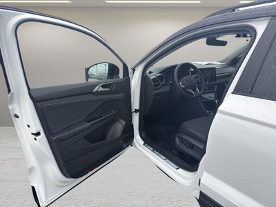 2026 Volkswagen Taos SE Black