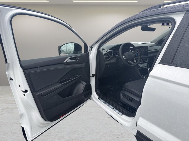 2026 Volkswagen Taos SE Black