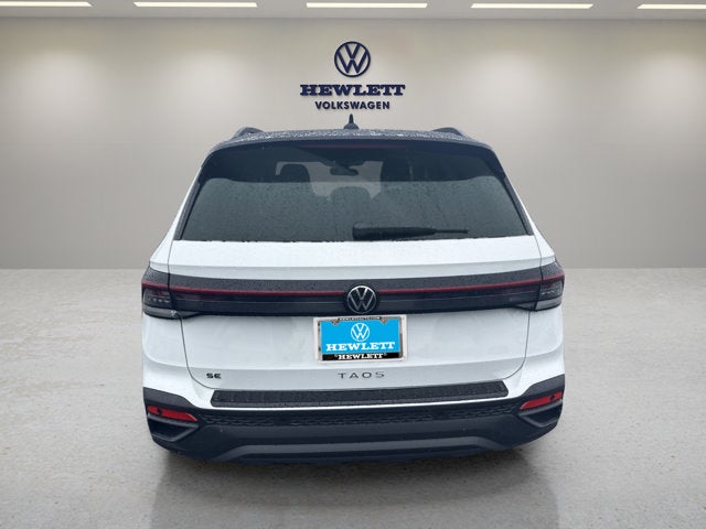 2026 Volkswagen Taos SE Black