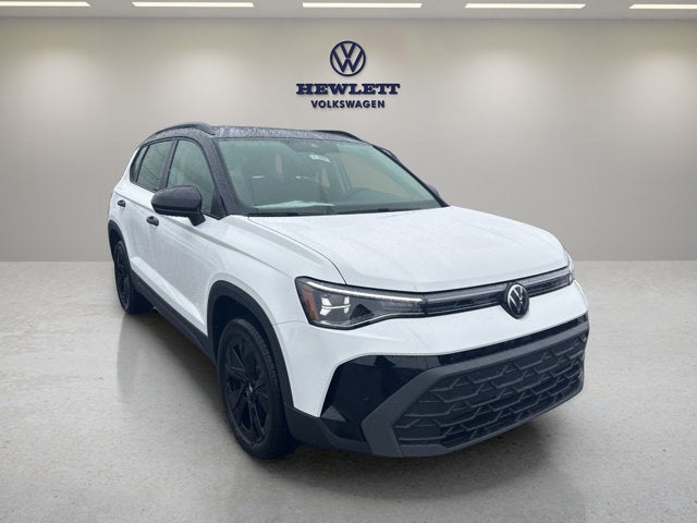 2026 Volkswagen Taos SE Black