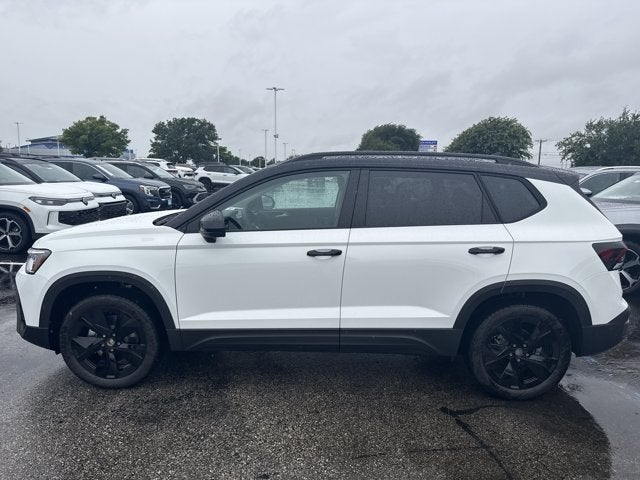 2026 Volkswagen Taos SE Black