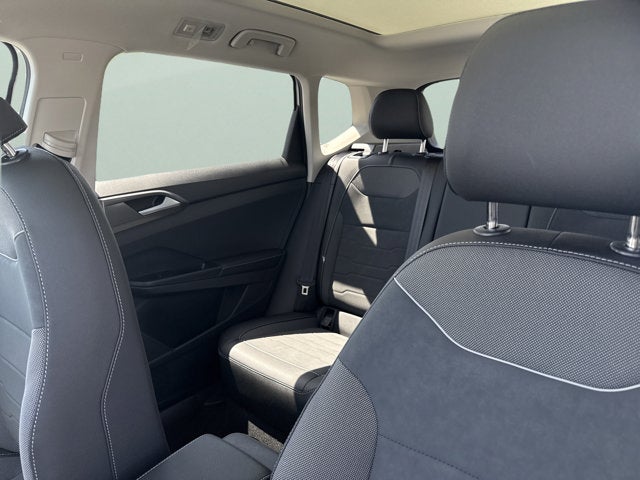 2026 Volkswagen Taos SE Black