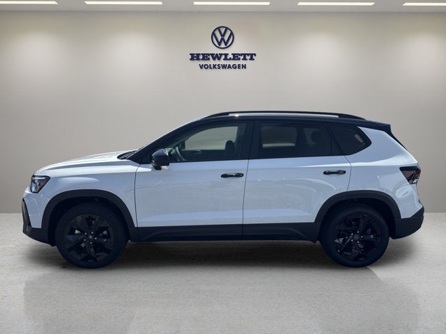 2026 Volkswagen Taos SE Black