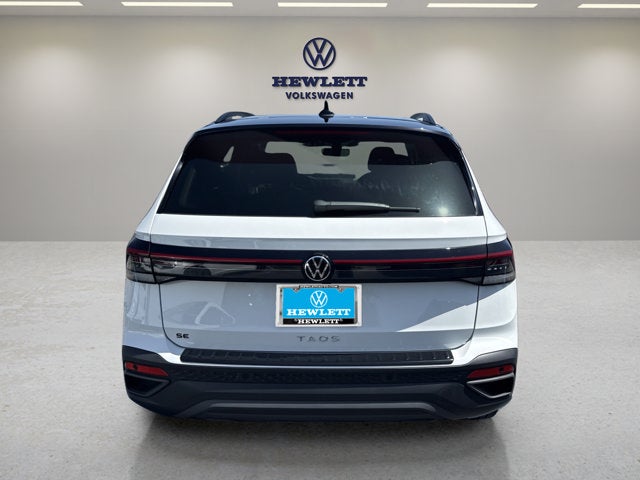 2026 Volkswagen Taos SE Black