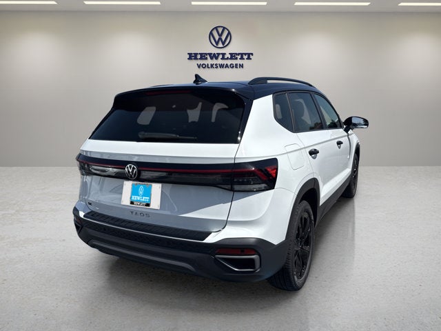 2026 Volkswagen Taos SE Black