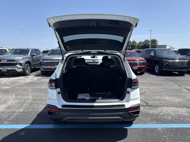 2026 Volkswagen Taos SE Black