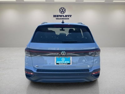 2026 Volkswagen Taos SE Black