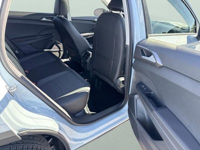 2026 Volkswagen Taos SE Black