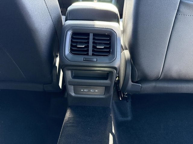 2026 Volkswagen Taos SE Black