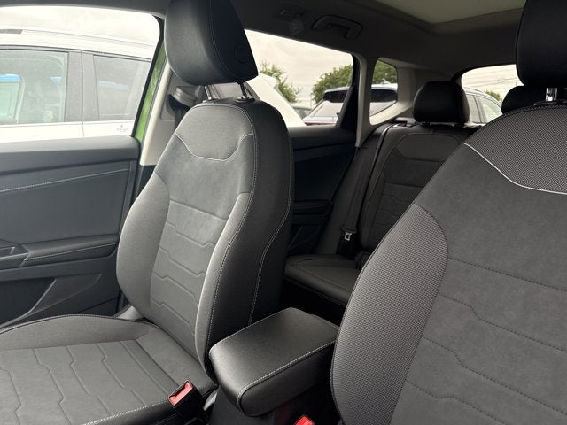 2026 Volkswagen Taos SE Black