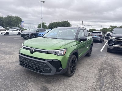 2026 Volkswagen Taos SE Black