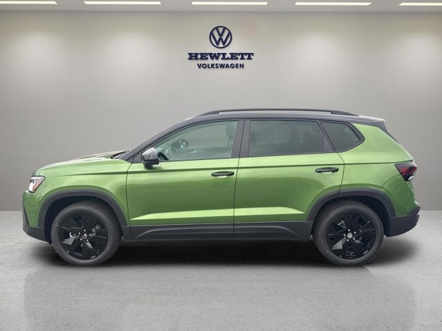 2026 Volkswagen Taos SE Black