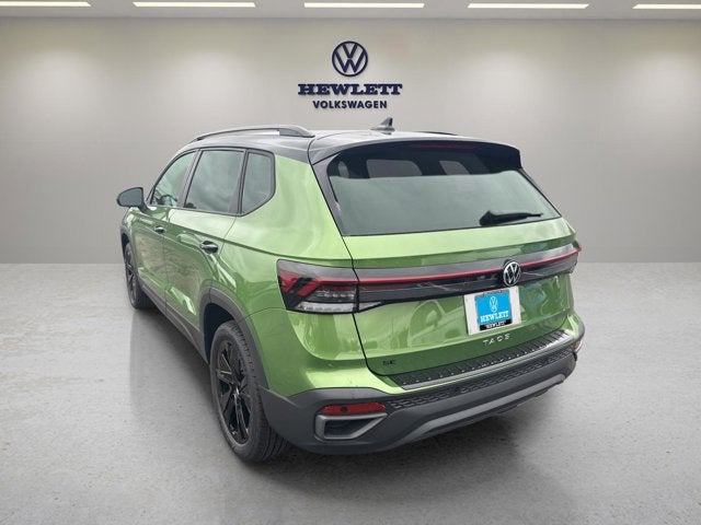 2026 Volkswagen Taos SE Black