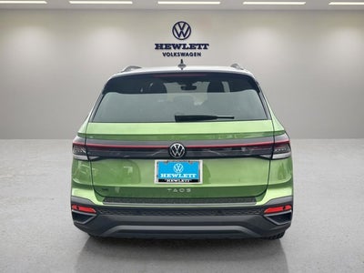 2026 Volkswagen Taos SE Black