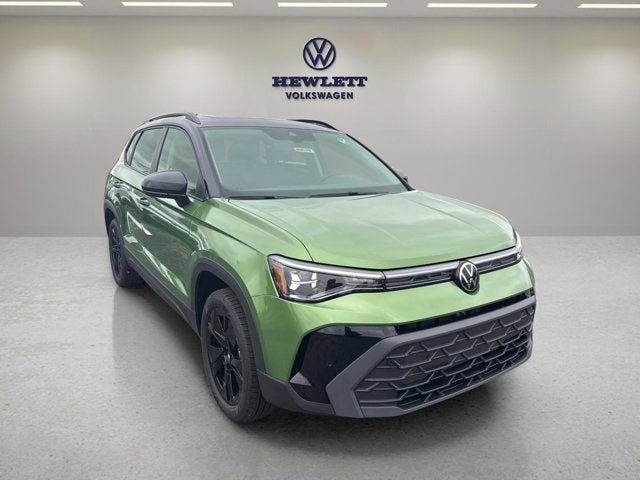 2026 Volkswagen Taos SE Black