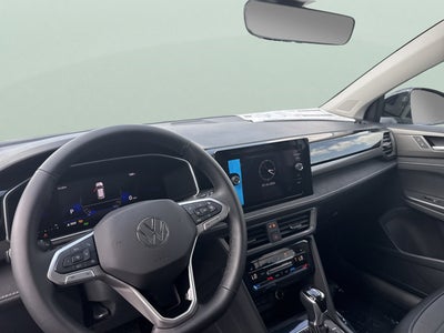 2026 Volkswagen Taos SE Black