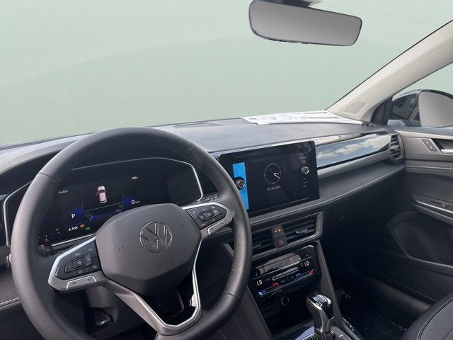 2026 Volkswagen Taos SE Black
