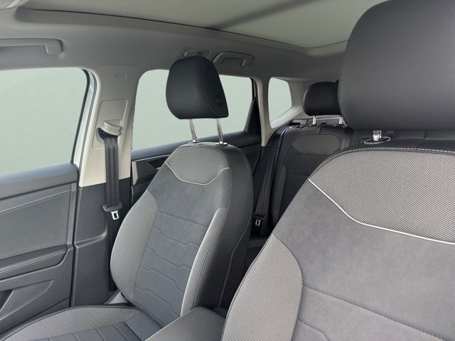 2026 Volkswagen Taos SE Black
