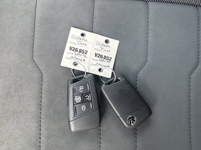 2026 Volkswagen Taos SE Black
