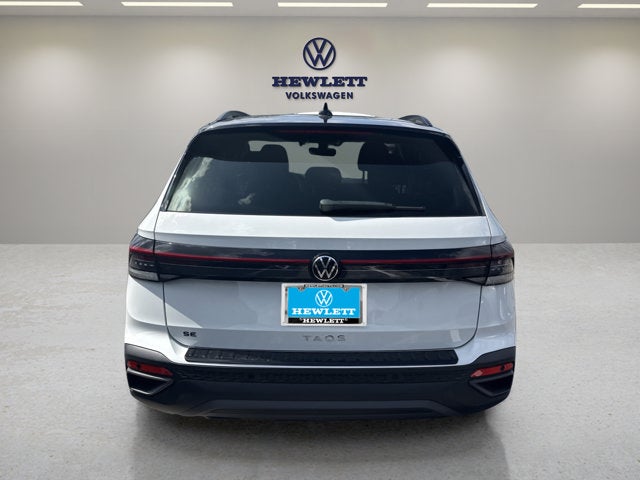 2026 Volkswagen Taos SE Black