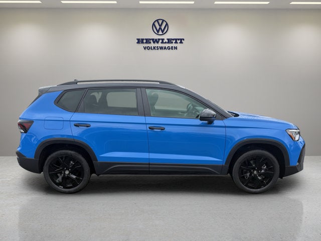 2027 Volkswagen Taos SE Black