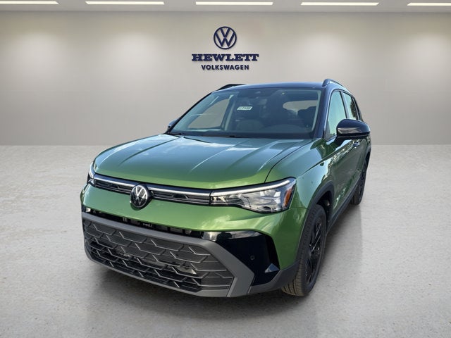 2027 Volkswagen Taos SE Black