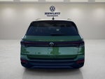 2027 Volkswagen Taos SE Black
