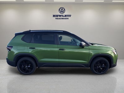 2027 Volkswagen Taos SE Black
