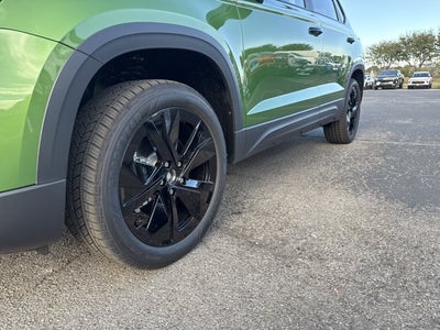 2027 Volkswagen Taos SE Black