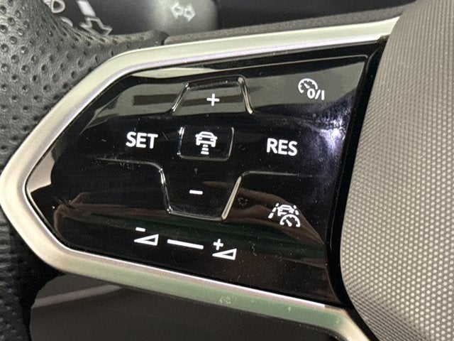 2024 Volkswagen Tiguan SEL R-Line