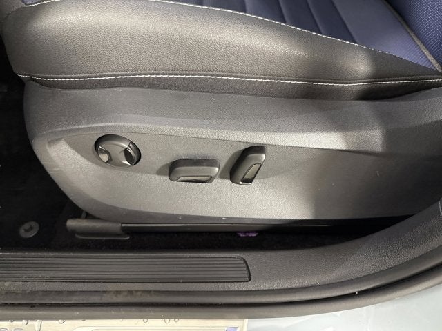 2025 Volkswagen Taos SEL