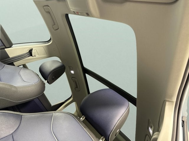 2025 Volkswagen Taos SEL