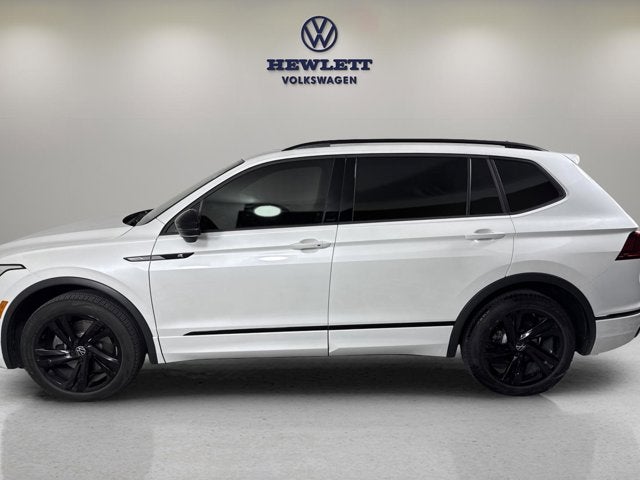 2023 Volkswagen Tiguan SE R-Line Black