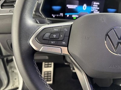 2023 Volkswagen Tiguan SE R-Line Black