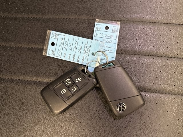 2023 Volkswagen Tiguan SE R-Line Black