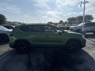 2026 Volkswagen Taos SE