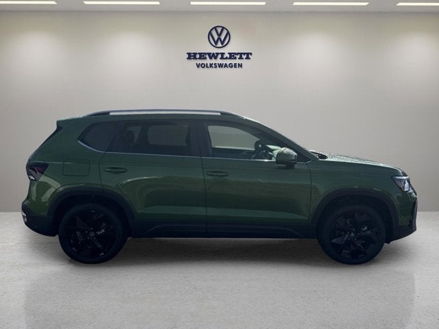 2026 Volkswagen Taos SE