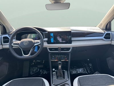 2025 Volkswagen Taos SE