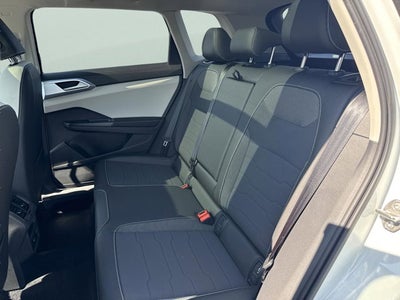 2025 Volkswagen Taos SE