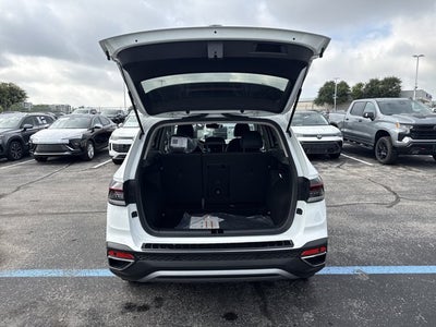 2026 Volkswagen Taos SE
