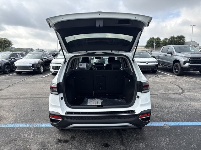 2026 Volkswagen Taos SE