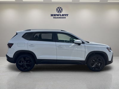 2026 Volkswagen Taos SE