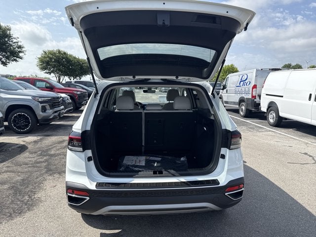 2026 Volkswagen Taos SE