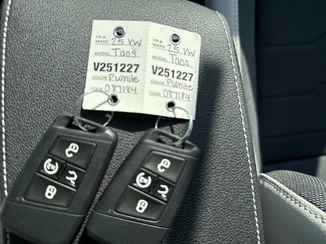 2025 Volkswagen Taos SE