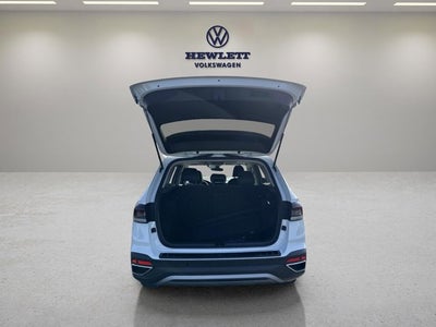 2025 Volkswagen Taos SE