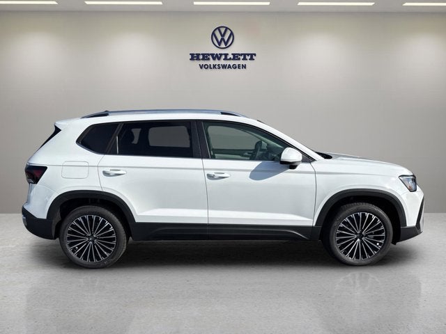 2025 Volkswagen Taos SE
